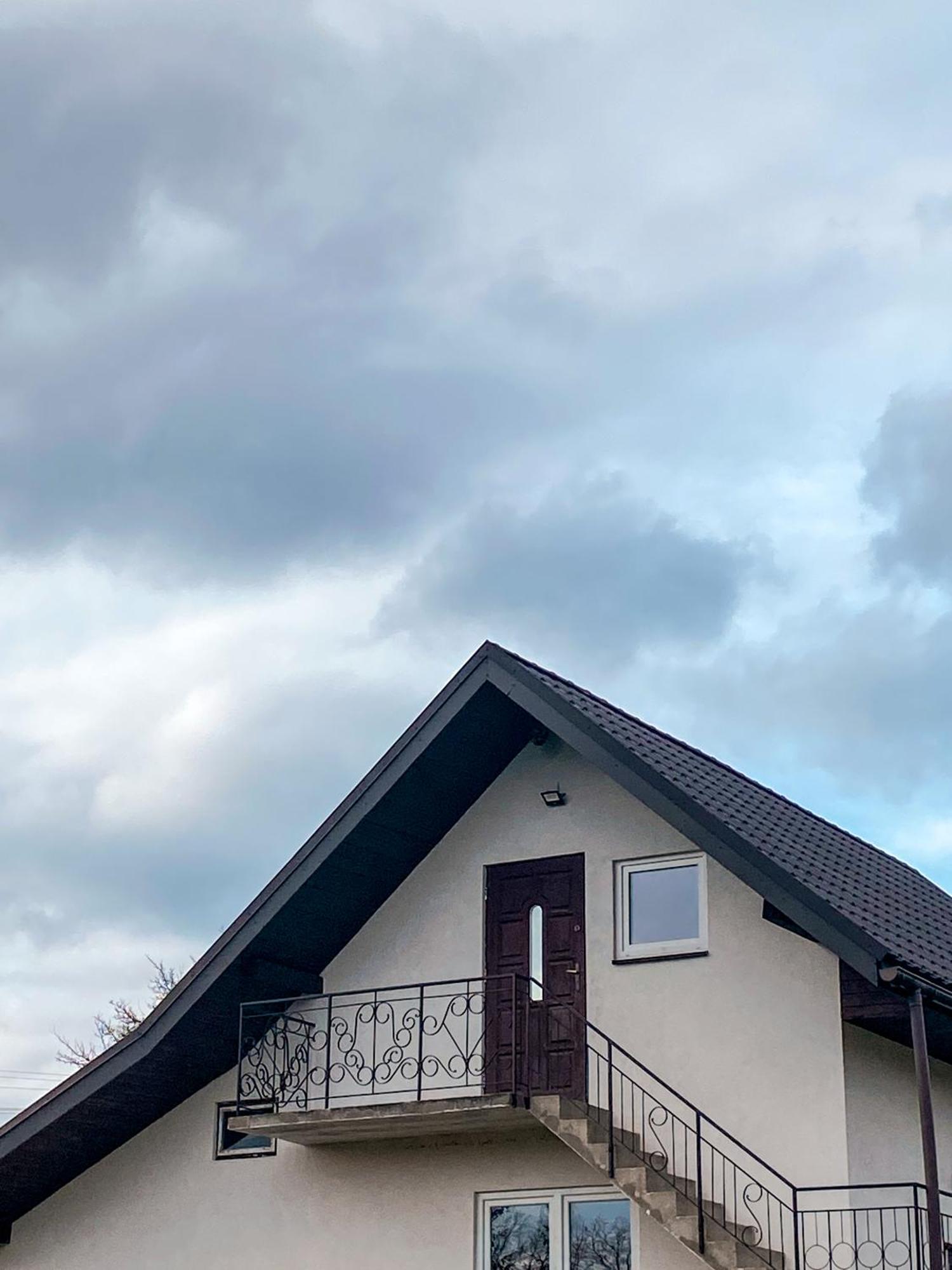Apartment Dolina Roztoki-mieszkanie,pokoje Lub Z Lokalem Na Poddaszu Bircza